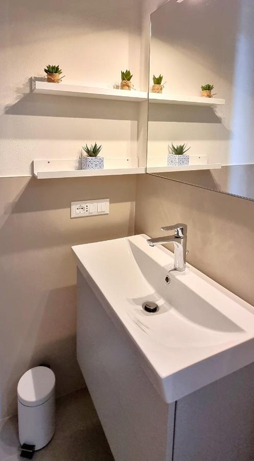Apartamento Dolce Blu Sirmione Rivoltella del Garda Exterior foto