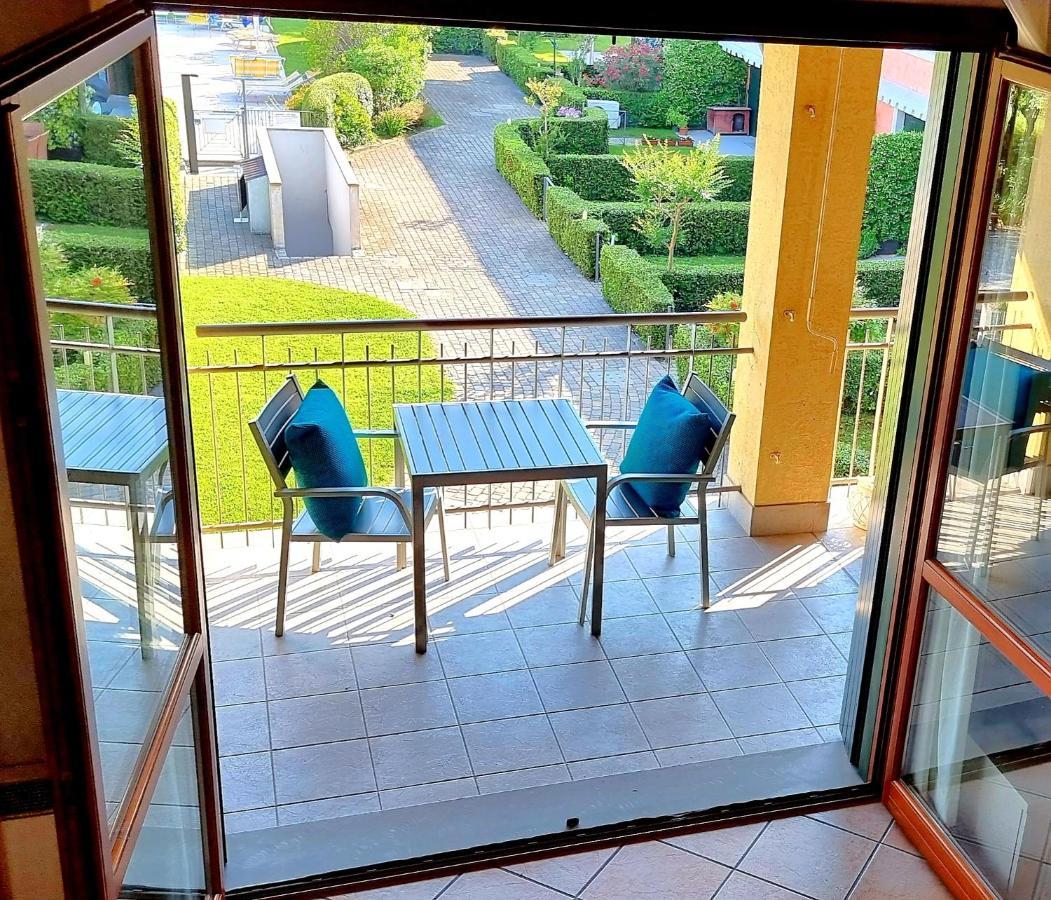 Apartamento Dolce Blu Sirmione Rivoltella del Garda Exterior foto