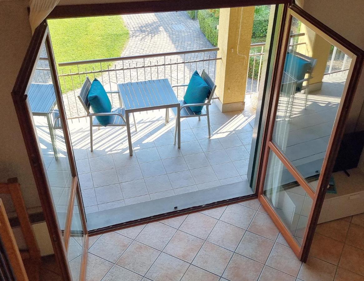 Apartamento Dolce Blu Sirmione Rivoltella del Garda Exterior foto