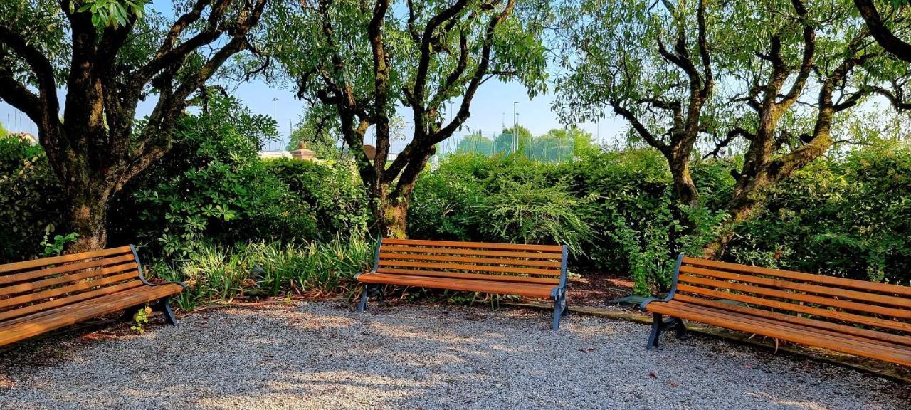 Apartamento Dolce Blu Sirmione Rivoltella del Garda Exterior foto